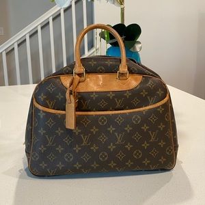 ‼️SOLD‼️Authentic Louis Vuitton Deauville Monogram